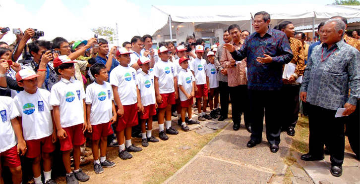PIDATO SBY BERSAMA ANAK SEKOLAH