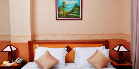 junior suite room slide