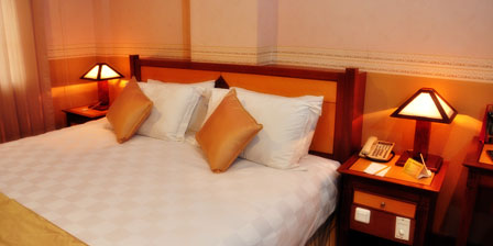 suite room slide