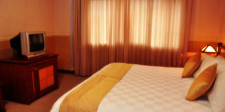 suite room slide